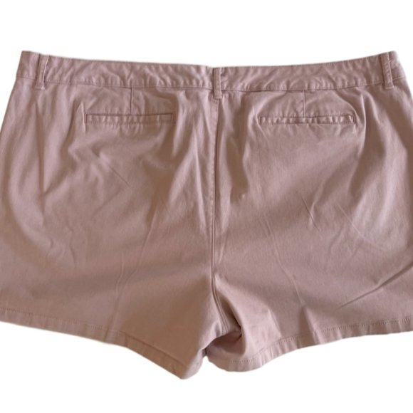 a.n.a. Women's Plus-Size 26 ROSE PINK 4.5" Mid Rise Flat-front Chino Short - Picture 10 of 11